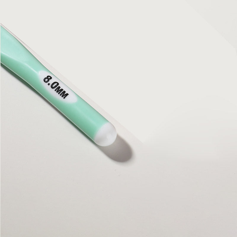 CH138-2 1Pc 8mm Knitting Needle Soft Grip Ergonomic Handle Yarn Crochet Needle Weaving Crochet Hook Needles DIY Craft Tool - Green