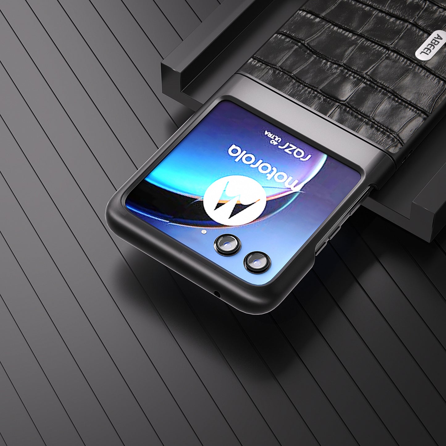 Uniqkart For Motorola Razr 40 Ultra 5G Phone Case Genuine Cow Leather Crocodile Texture Slim Phone Cover - Black