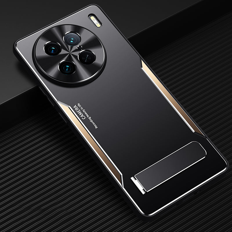 Uniqkart for vivo X90 Pro 5G TPU+Aluminium Alloy Shockproof Case Kickstand Phone Cover - Gold