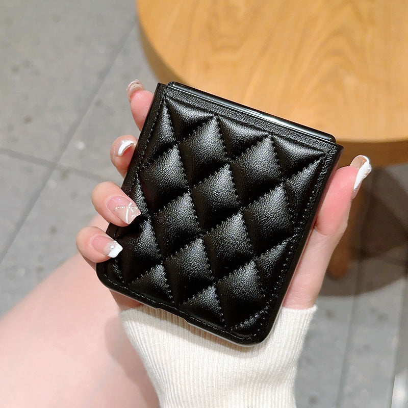 Uniqkart for Motorola Razr 40 Ultra 5G PU Leather Coated PC Phone Case Rhombus Grid Imprinted Phone Cover - Black