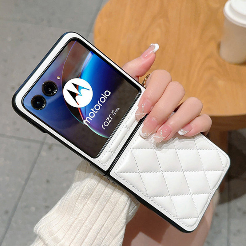 Uniqkart for Motorola Razr 40 Ultra 5G PU Leather Coated PC Phone Case Rhombus Grid Imprinted Phone Cover - White