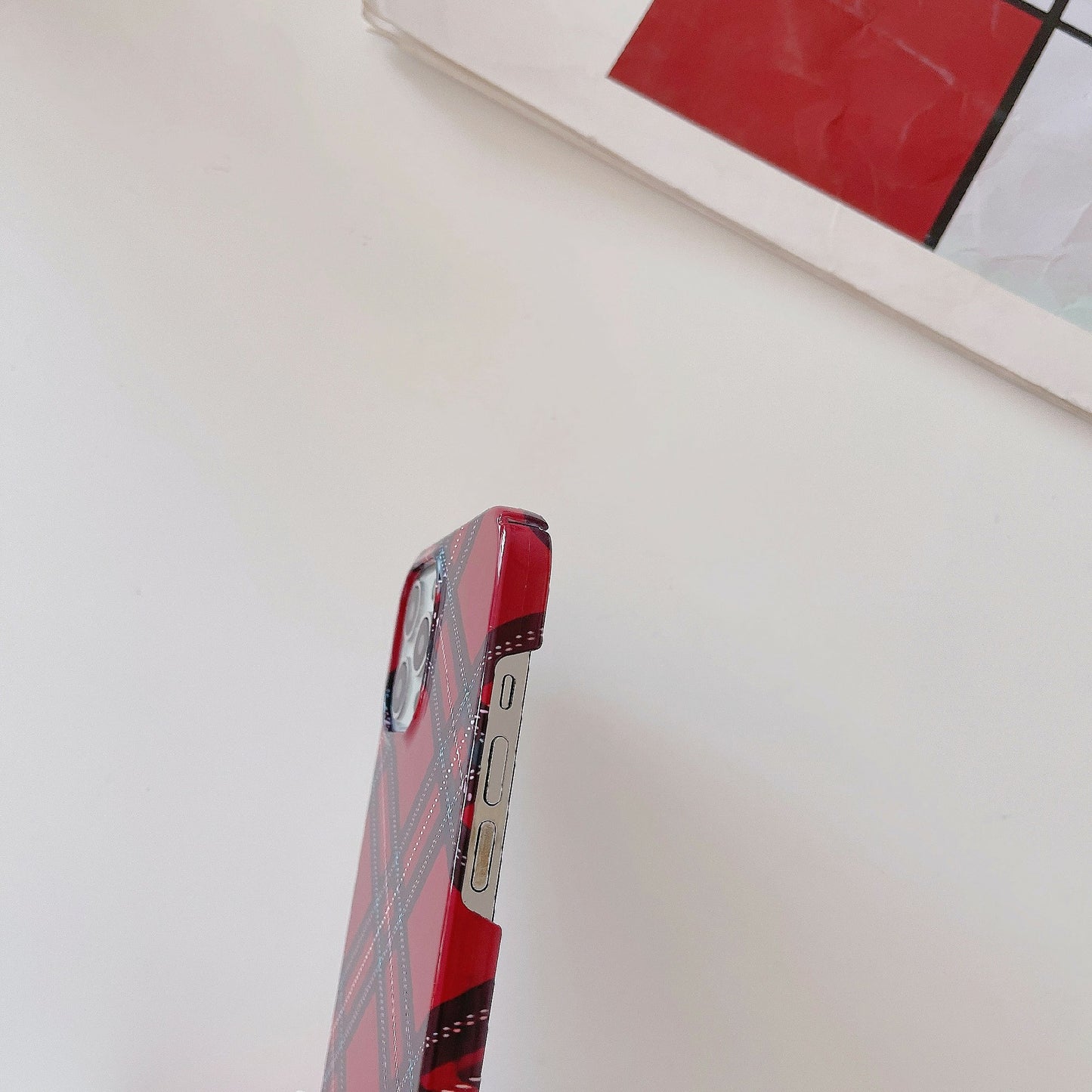 Uniqkart for iPhone 12 Pro Max 6.7 inch Hard PC Phone Case Pattern Printing Protective Glossy Phone Shell - Red Grids