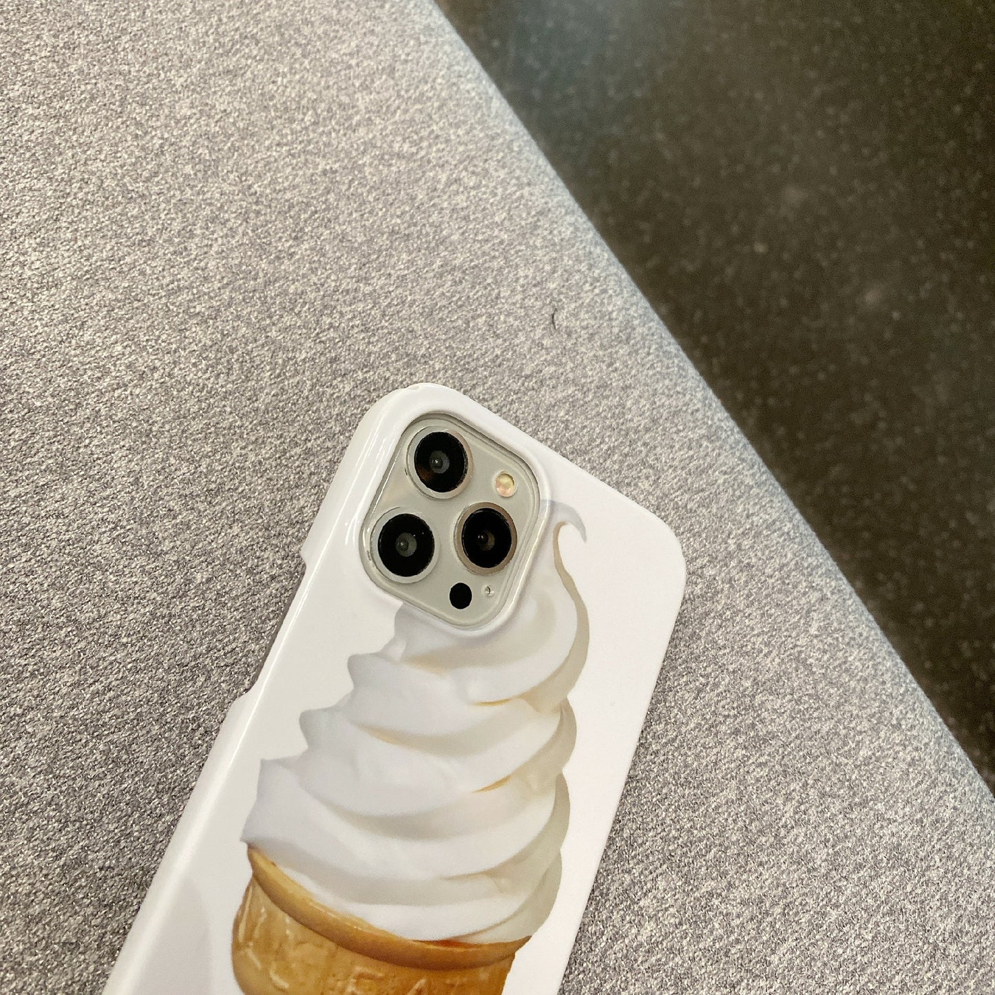 Hard PC Phone Cover for iPhone 12 Pro 6.1 inch Pattern Printing Anti-Drop Glossy Phone Case - Ice Cream