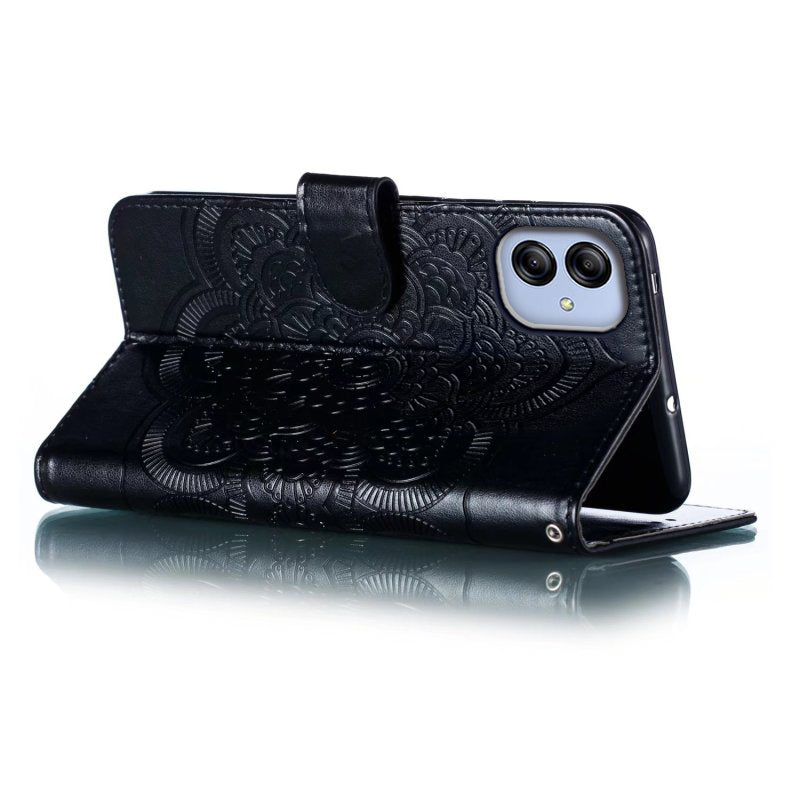 Uniqkart for Samsung Galaxy A04e 4G / M04 4G / F04 4G Stand Phone Case Imprinting Mandala Flower Flip PU Leather Magnetic Protective Cover - Black