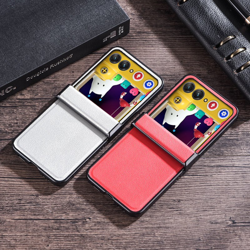 Uniqkart for Motorola Razr 40 Ultra 5G Hinge Protection Phone Case Textured Leather Coated PC Back Cover - White