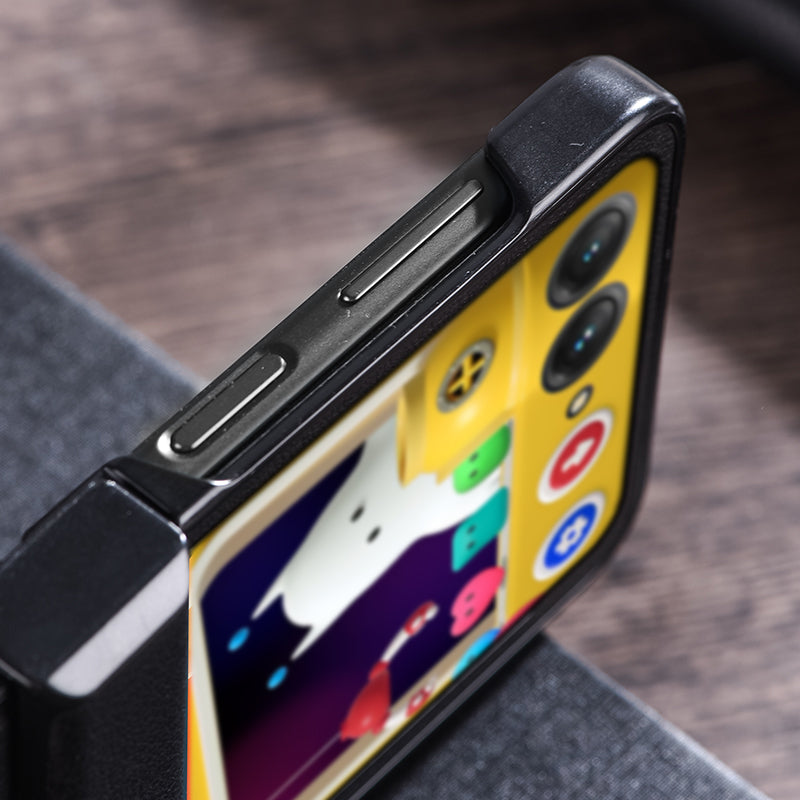 Uniqkart for Motorola Razr 40 Ultra 5G Hinge Protection Phone Case Textured Leather Coated PC Back Cover - White