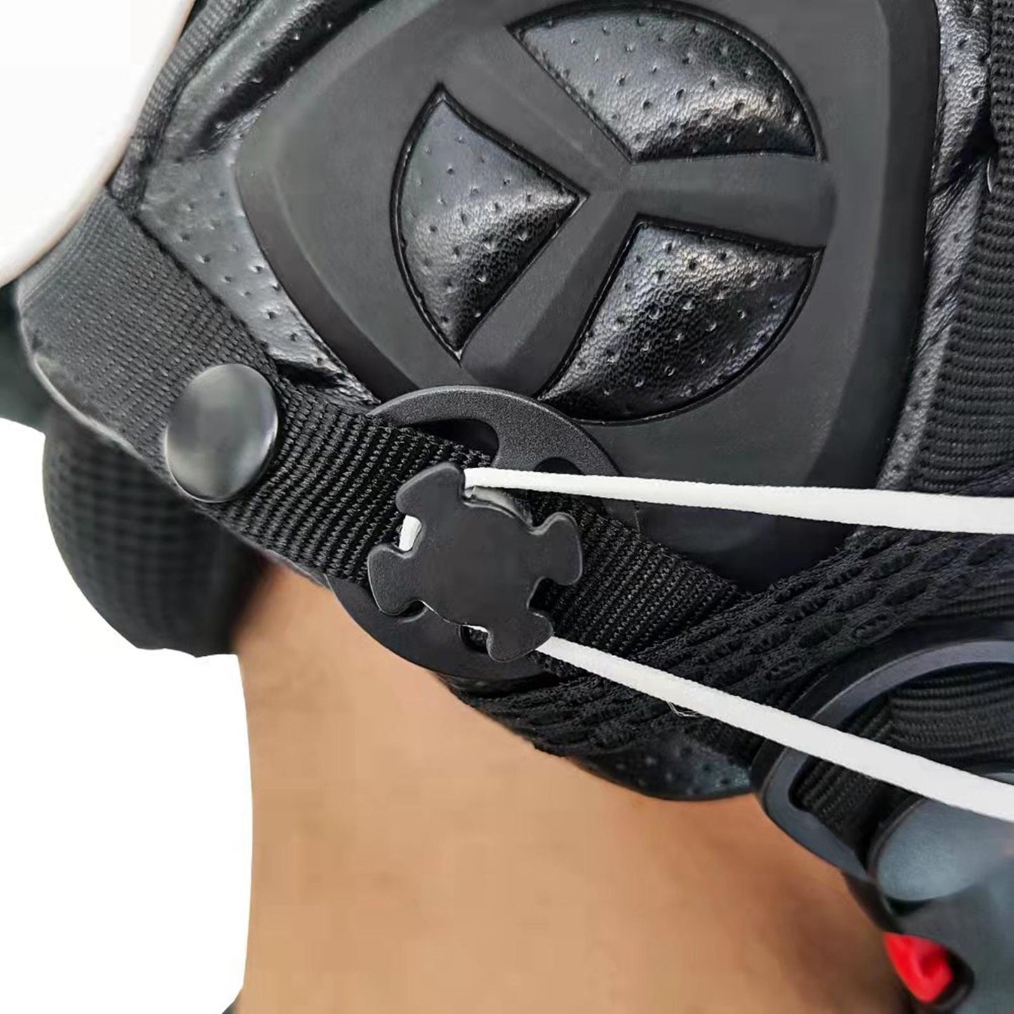 2Pcs Ski Helmet Mask Holder Masque Bracket Clip for Snow Sports  29.5x27x10mm