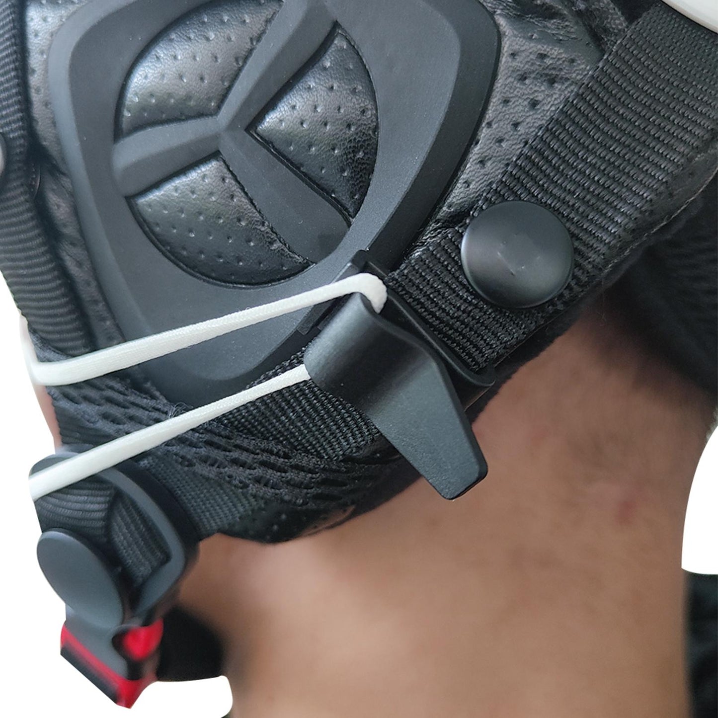 2Pcs Ski Helmet Mask Holder Masque Bracket Clip for Snow Sports  25x11.7x16.7mm