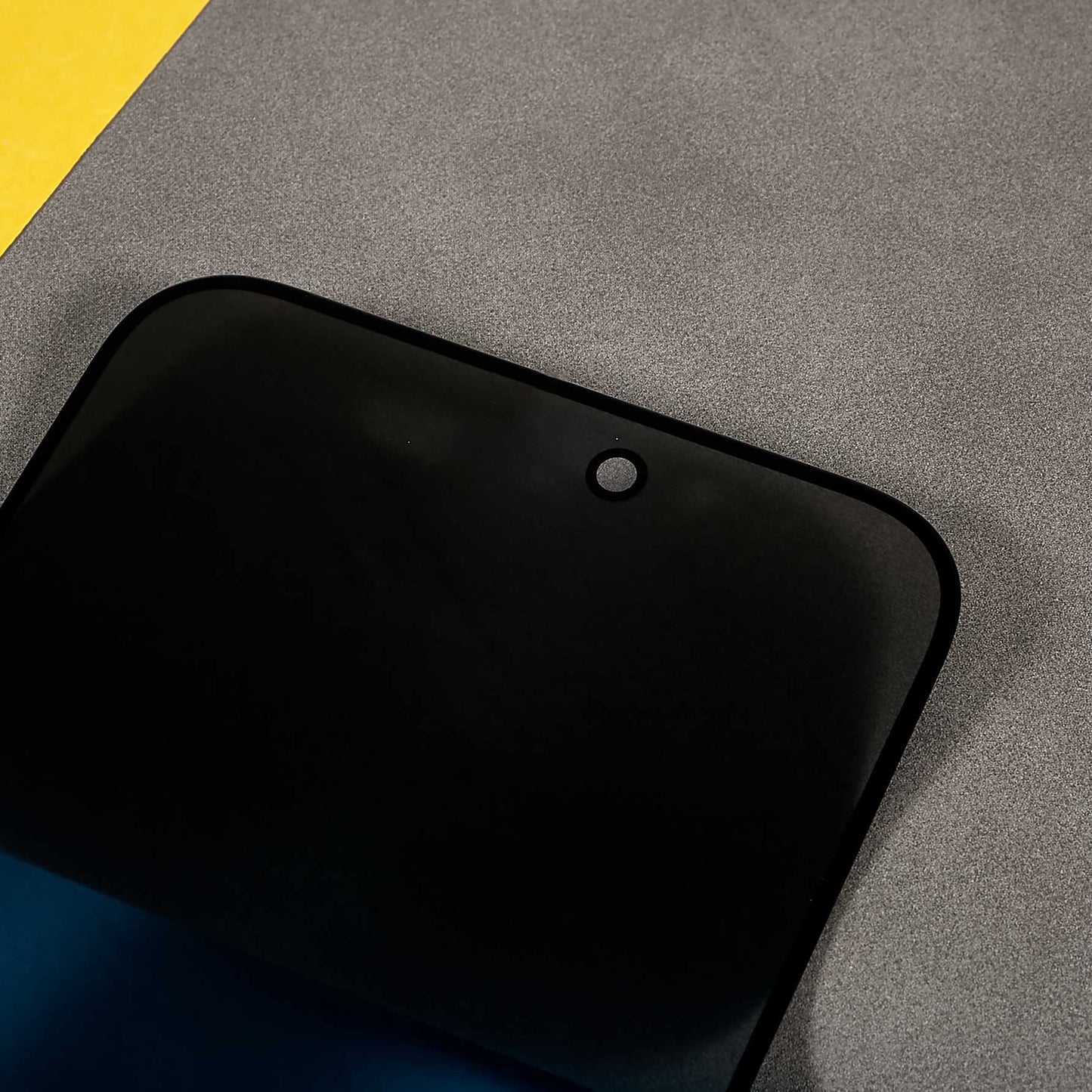 Uniqkart for iPhone 15 Pro Full Coverage Side Glue Tempered Glass Film Silk Printing Anti-Spy Screen Protector