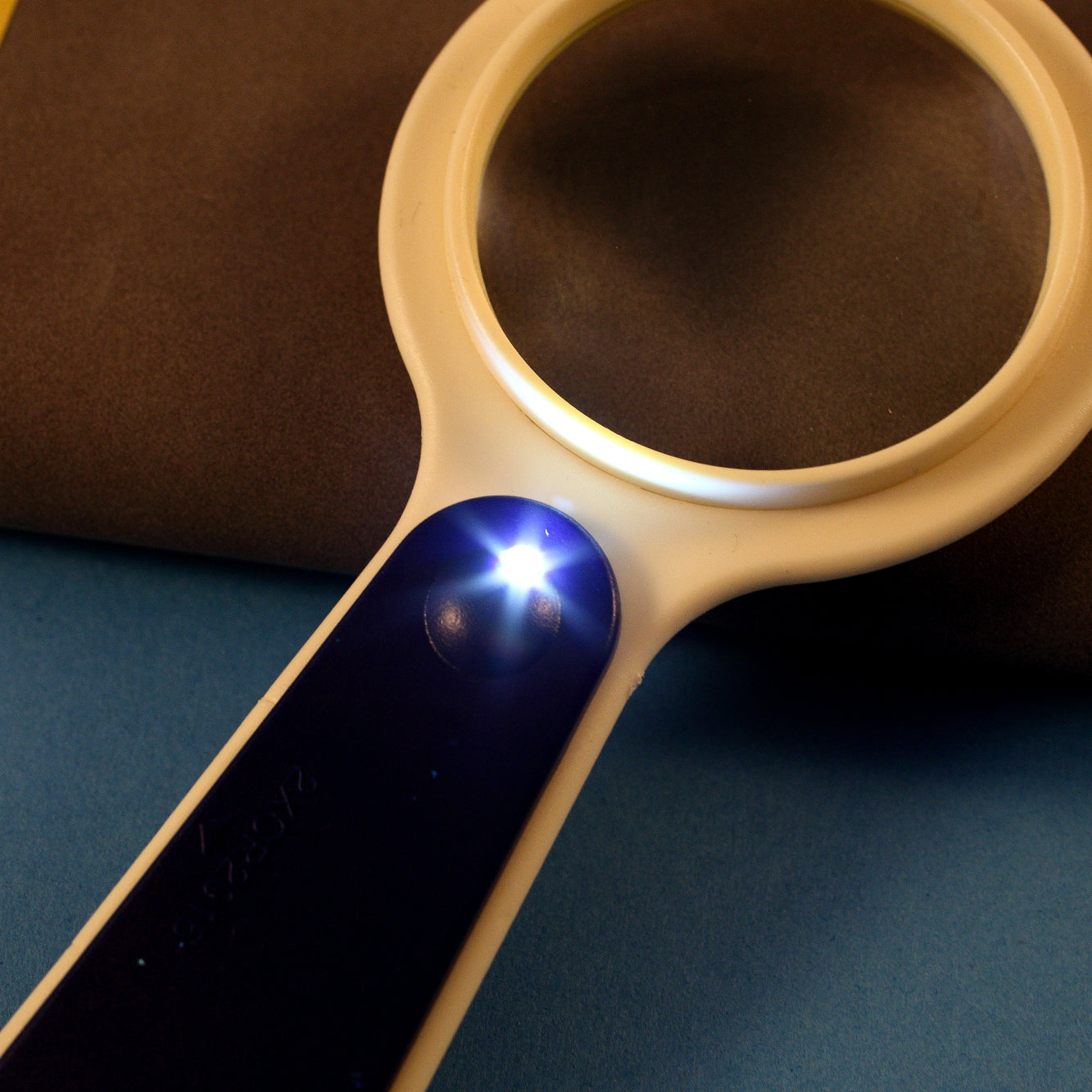 LONG JIE LJ-009 Magnifying Glass with White Light Source