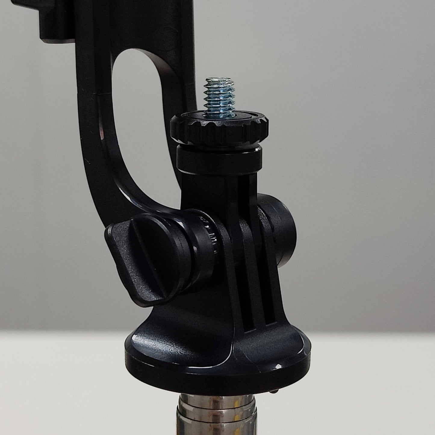 Q05 1580mm Bluetooth Selfie Stick Mobile Phone Tripod Stand with Bluetooth Remote for Android iOS