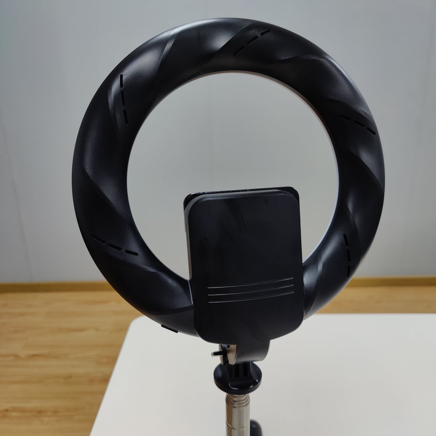 Q05s Integrated 8-inch Ring Light 1680mm Bluetooth Selfie Stick with Folding Tripod for Live Streaming Video Recording