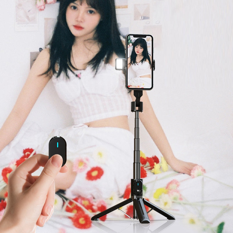 P90D Selfie Stick Phone Clip Holder Wireless Bluetooth Remote Control Portable 1.1m Tripod Stand with One Fill Light - White