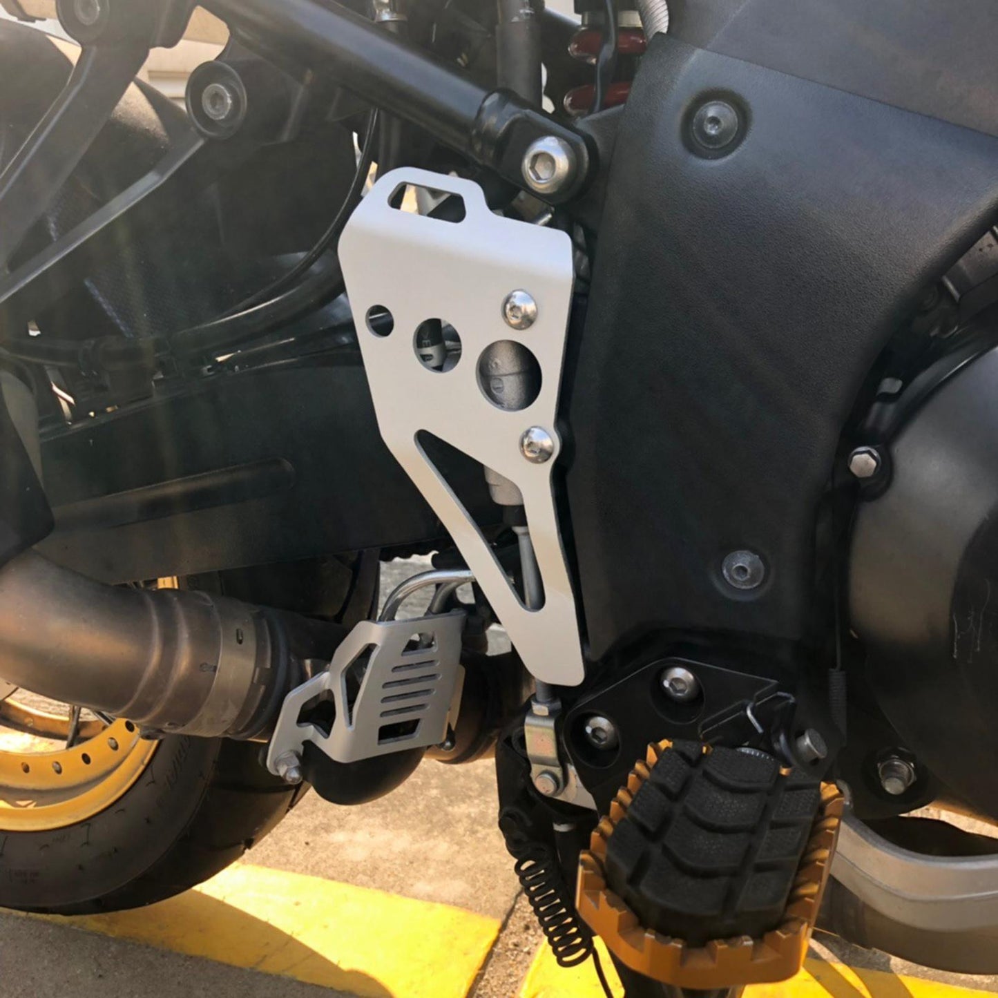 Motorcycle Cylinder Cover Guard Pump for Suzuki Practical Parts Silver