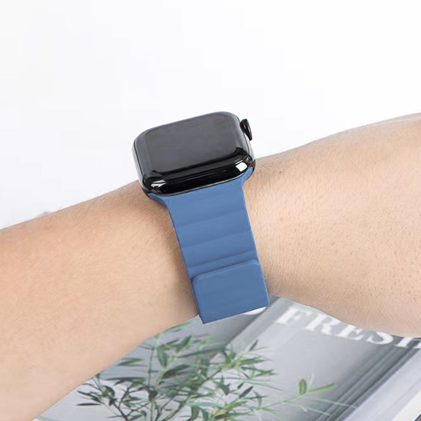 MUTURAL Modi Series Sweatproof Silicone Watch Band Adjustable Magnetic Wrist Strap for Apple Watch Series 8 41mm / Series 7 41mm / 6 / 5 / 4 / SE / SE(2022) 40mm / 3 / 2 / 1 38mm - Blue