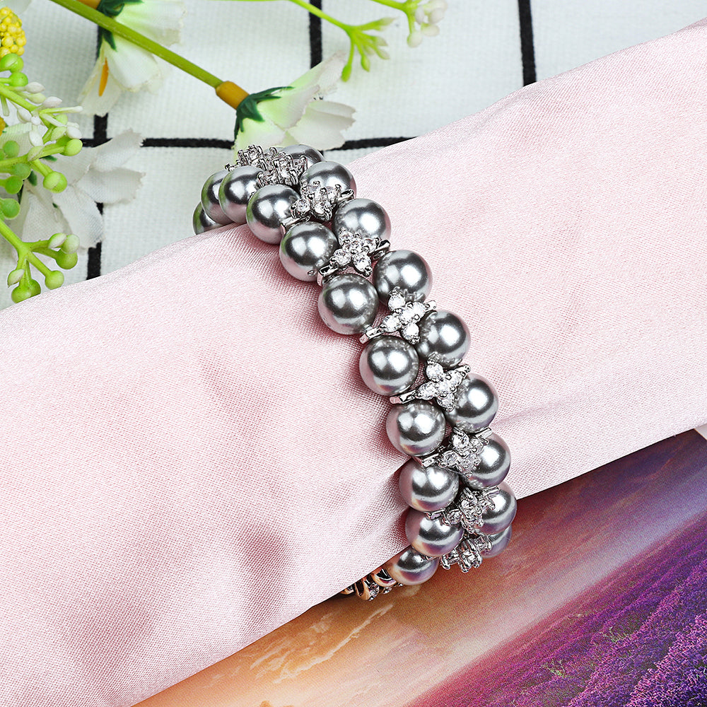 Faux Pearl Rhinestone Decor Wrist Strap Smart Watch Band Bracelet for Apple Watch Series 8 41mm / Series 7 41mm / Series 6 / 5 / 4 / SE / SE(2022) 40mm Series 3 / 2 / 1 38mm - Silver