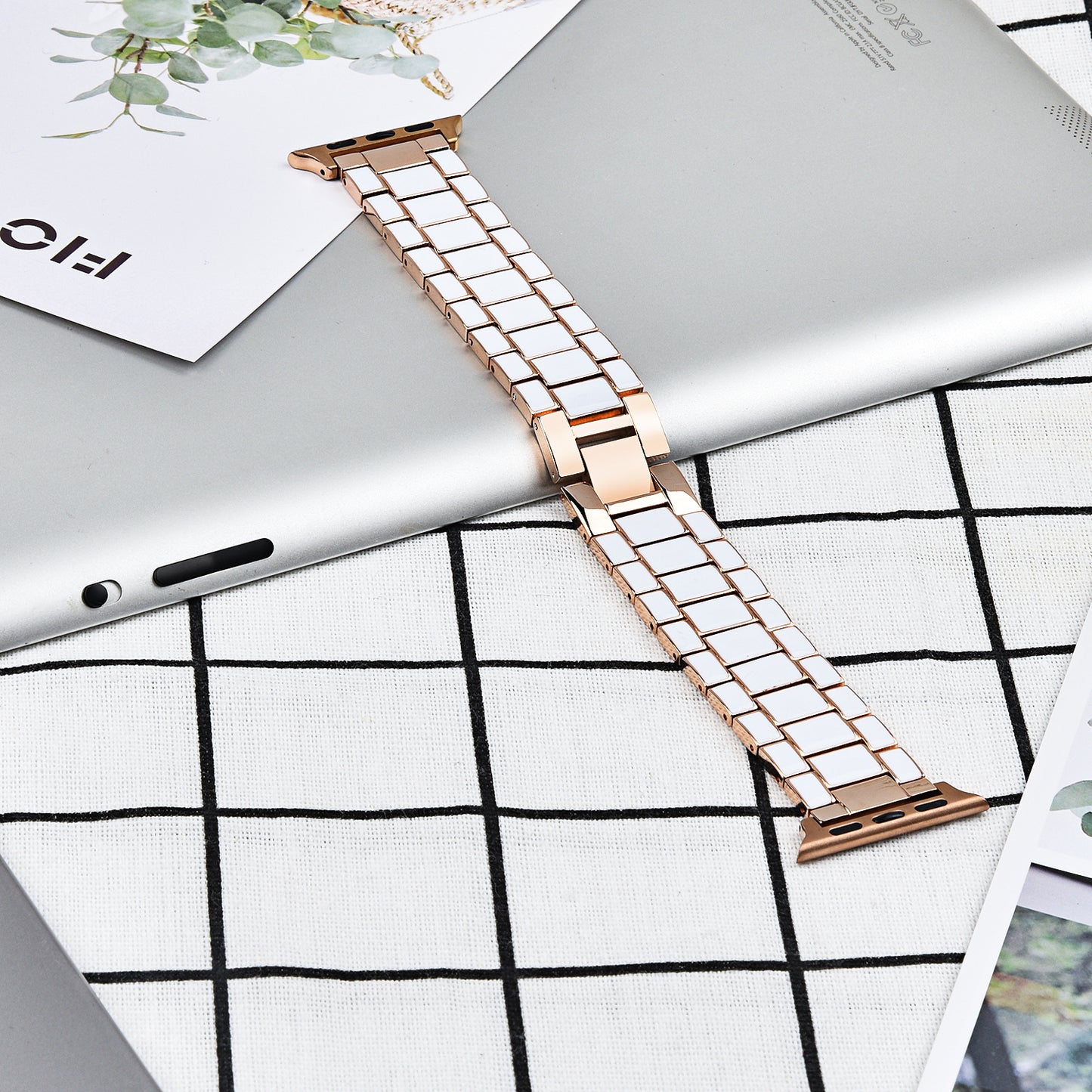 3 Beads Metal Epoxy Watch Strap Wristband Replacement for Apple Watch Ultra 49mm / Series 8 45mm / 7 45mm / Series 6 / 5 / 4 / SE 44mm / SE (2022) 44mm / Series 3 / 2 / 1 42mm - White / Gold