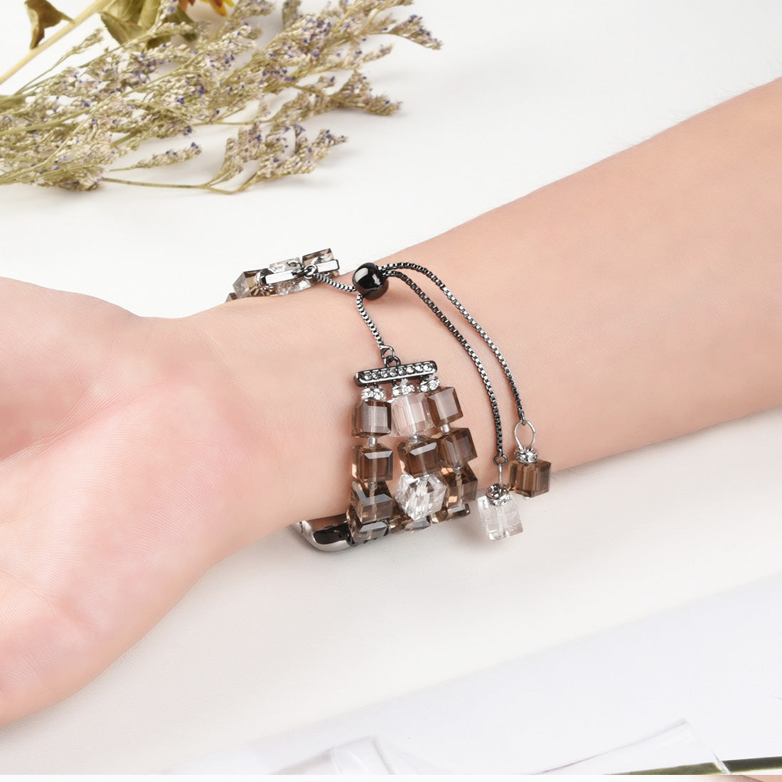 Faux Crystal Blocks Watch Band Wrist Strap for Apple Watch Ultra 49mm / Series 8 45mm / 7 45mm / SE 44mm / SE (2022) 44mm / Series 6 / 5 / 4 44mm / Series 3 / 2 / 1 42mm - Grey