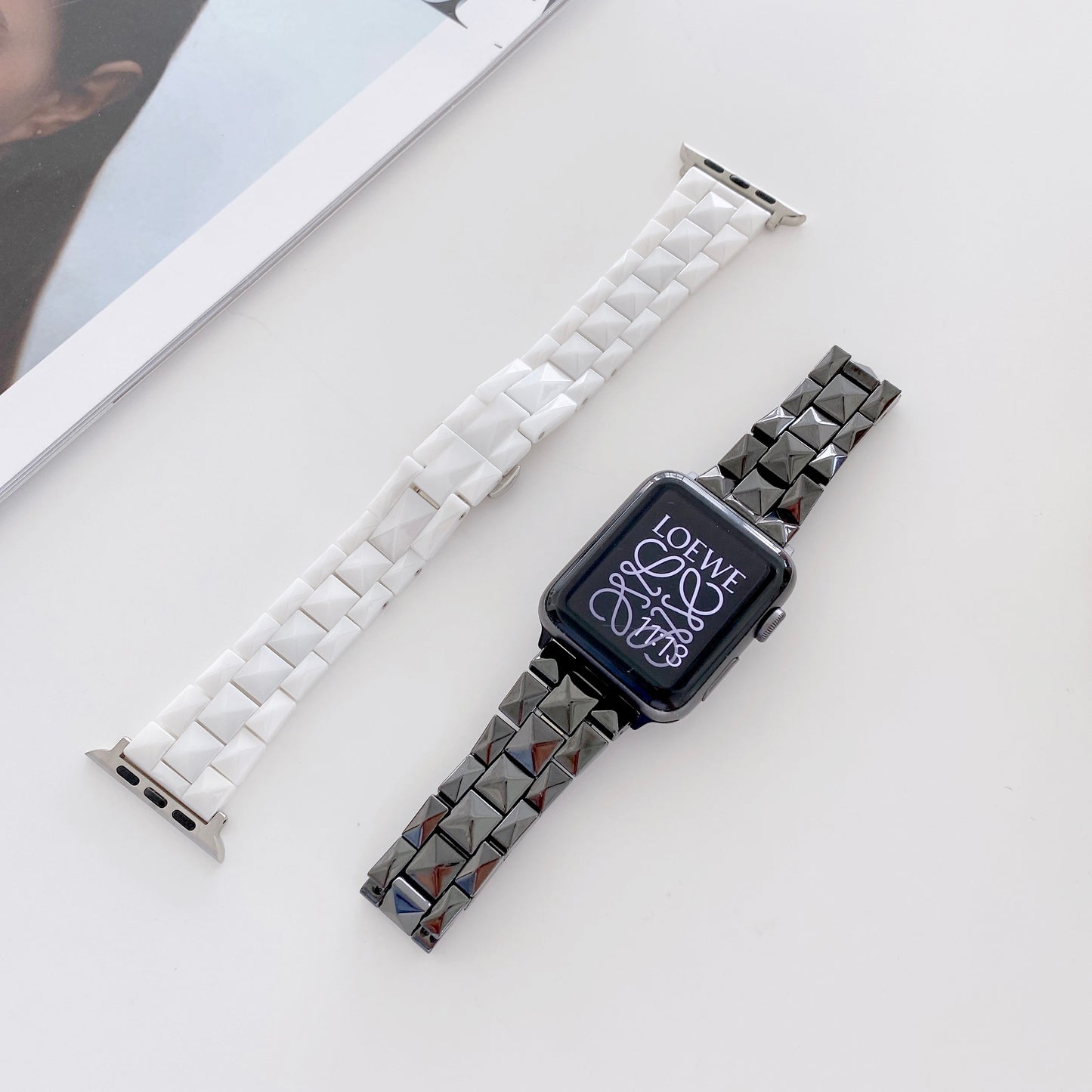 Rhombus Grid Design Ceramic Watch Strap Wrist Band Replacement for Apple Watch Series 8 41mm / Series 7 41mm / SE / SE(2022) / Series 6 / 5 / 4 40mm / Series 3 / 2 / 1 38mm - White