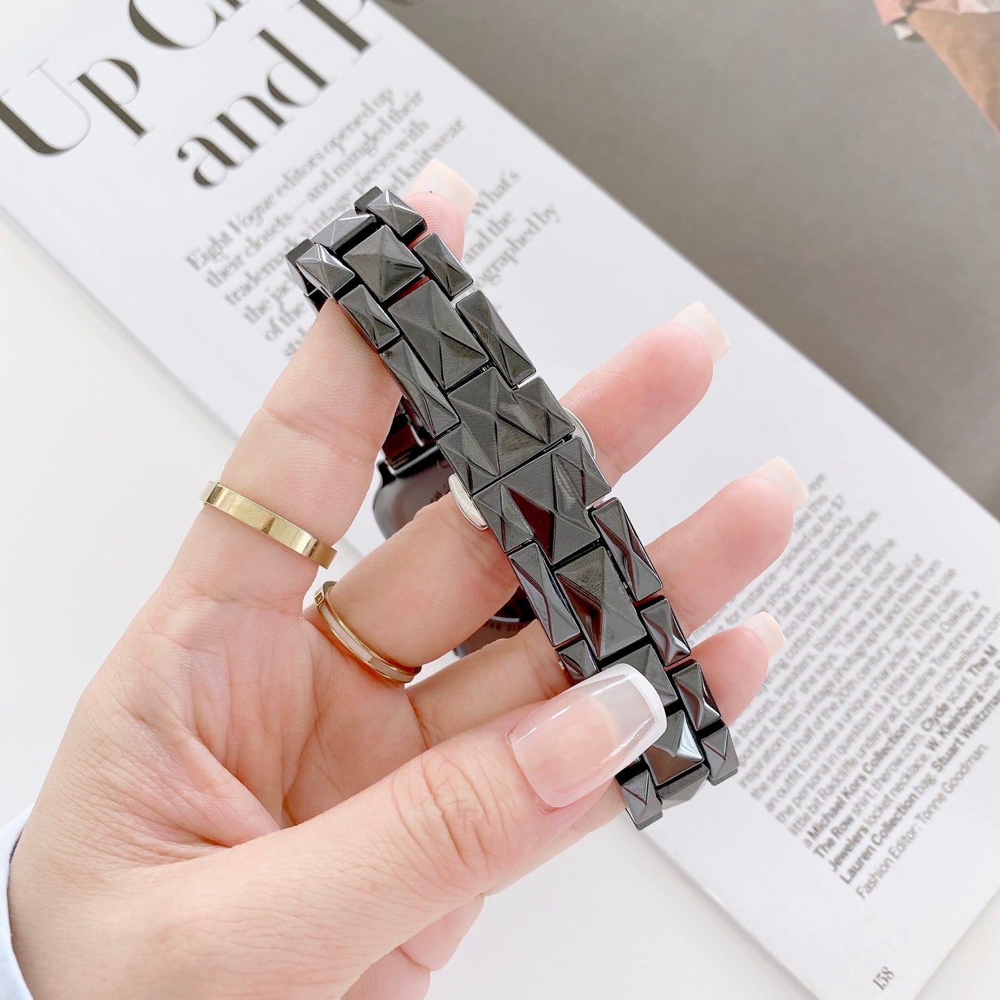 Rhombus Grid Design Ceramic Watch Strap Wrist Band Replacement for Apple Watch Series 8 41mm / Series 7 41mm / SE / SE(2022) / Series 6 / 5 / 4 40mm / Series 3 / 2 / 1 38mm - Black