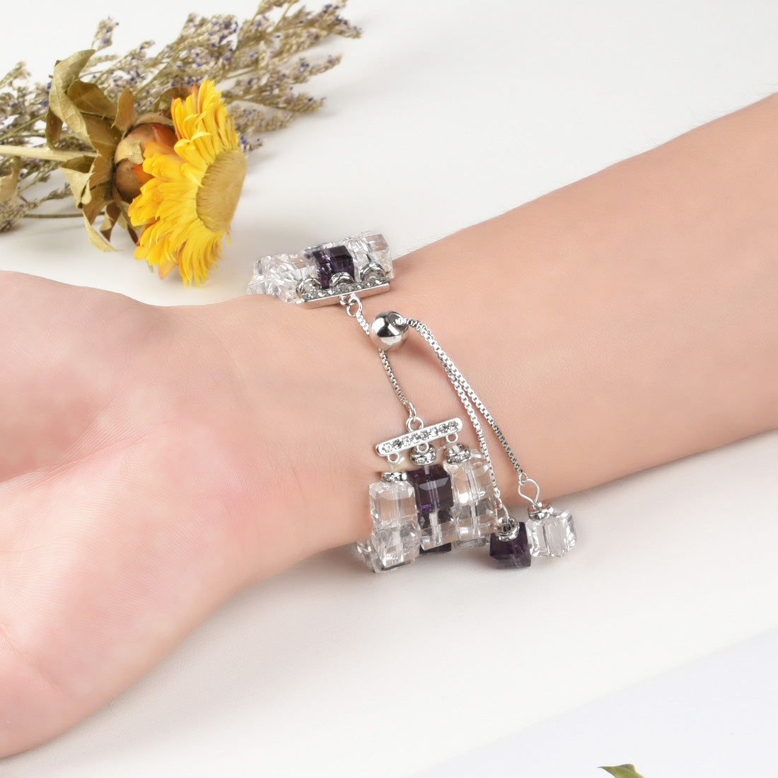 Faux Crystal Blocks Smart Watch Band Strap Bracelet for Apple Watch Series 8 41mm / Series 7 41mm / SE / SE(2022) / Series 6 / 5 / 4 40mm / Series 3 / 2 / 1 38mm - Transparent