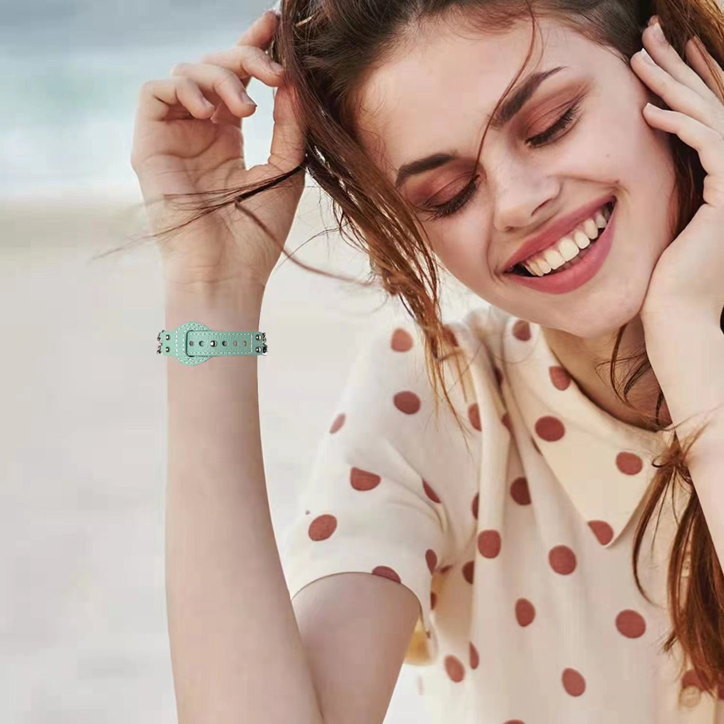 for Apple Watch Ultra 49mm / Series 8 45mm / Series 7 45mm / SE 44mm / SE (2022) 44mm / Series 4 / 5 / 6 44mm / Series 1 / 2 / 3 42mm Top Layer Cowhide Leather Metal Chain Watch Band Wrist Strap - Light Green