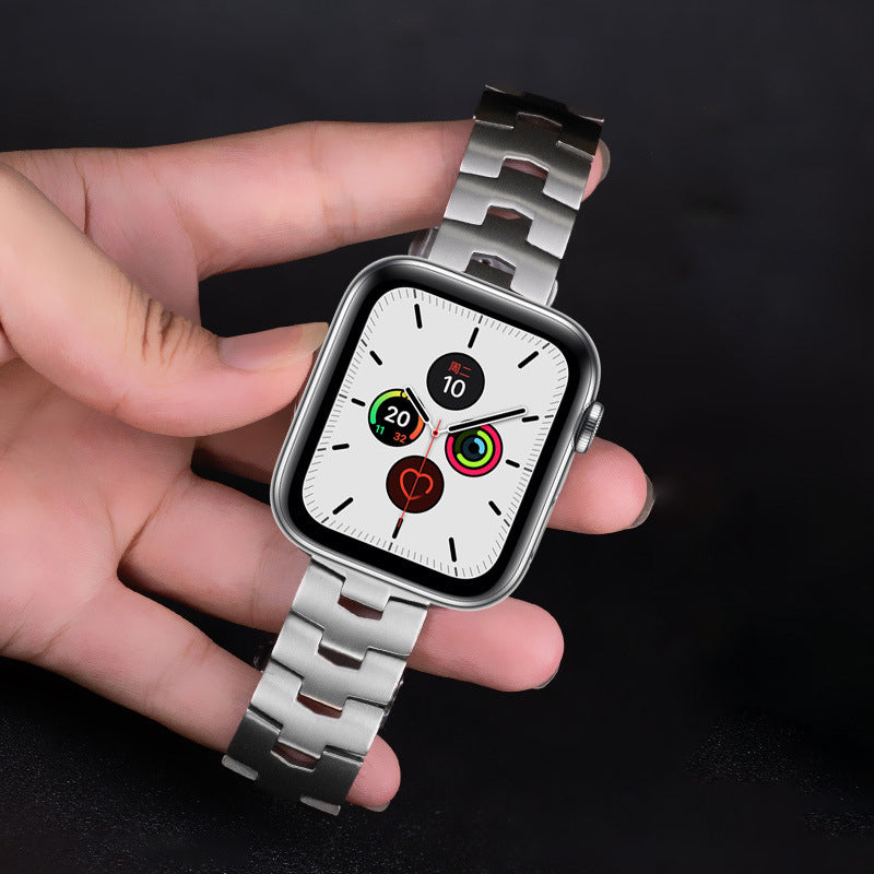 for Apple Watch Series 8 41mm / 7 41mm / Series / 4 / 5 / 6 / SE / SE(2022) 40mm / Series 3 / 2 / 1 38mm Titanium Steel Anti-scratch Smart Watch Band Wrist Strap - Silver