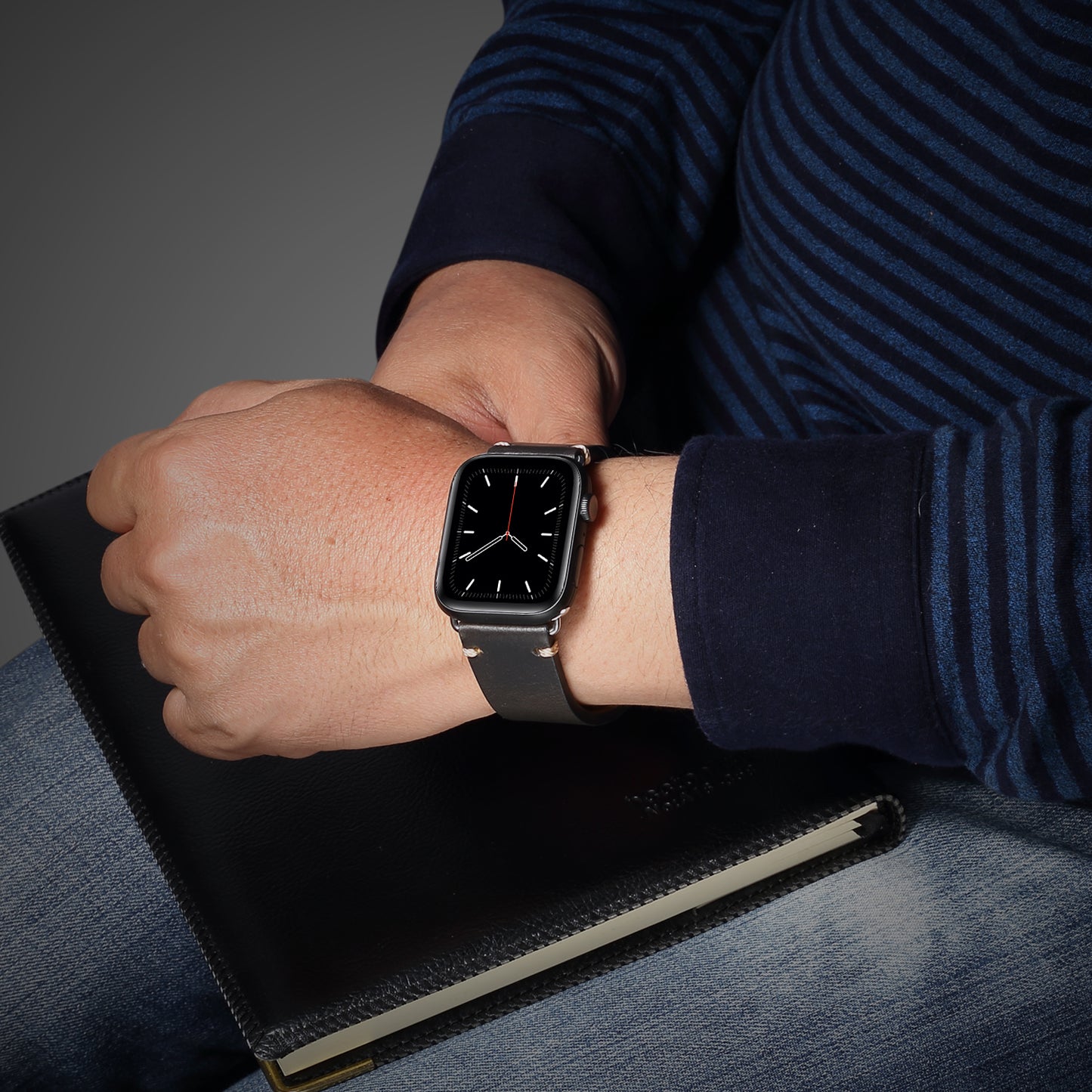 for Apple Watch Series 8 Aluminum / 8 / 7 45mm / Series 6 / 5 / 4 / SE / SE (2022) 44mm / Series 3 / 2 / 1 42mm DOL Waxy Cowhide Leather Watch Band Adjustable Pin Buckle Wrist Strap Replacement - Black