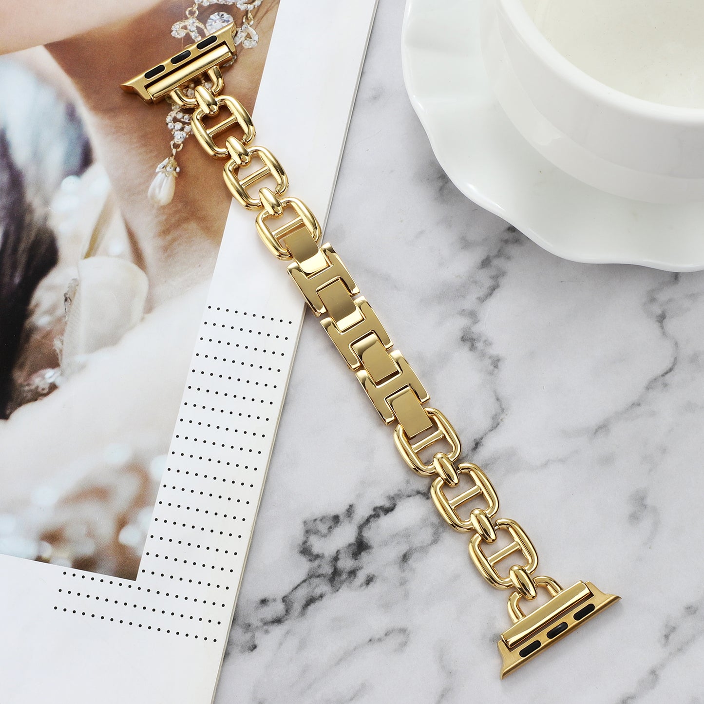 For Apple Watch Series 8 / 7 41mm / 6 / 5 / 4 / SE / SE (2022) 40mm / 3 / 2 / 1 38mm Wrist Band Replacement Metal Watch Strap - Gold