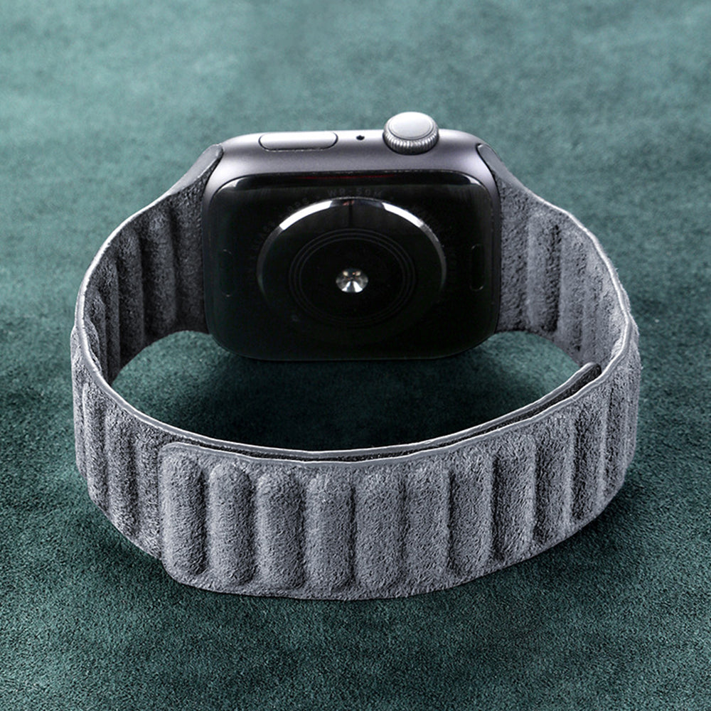 For Apple Watch Series 8 7 41mm / Series 6 5 4 SE SE (2022) 40mm / Series 3 2 1 38mm Watchband Suede Leather Magnetic Strap - Light Grey