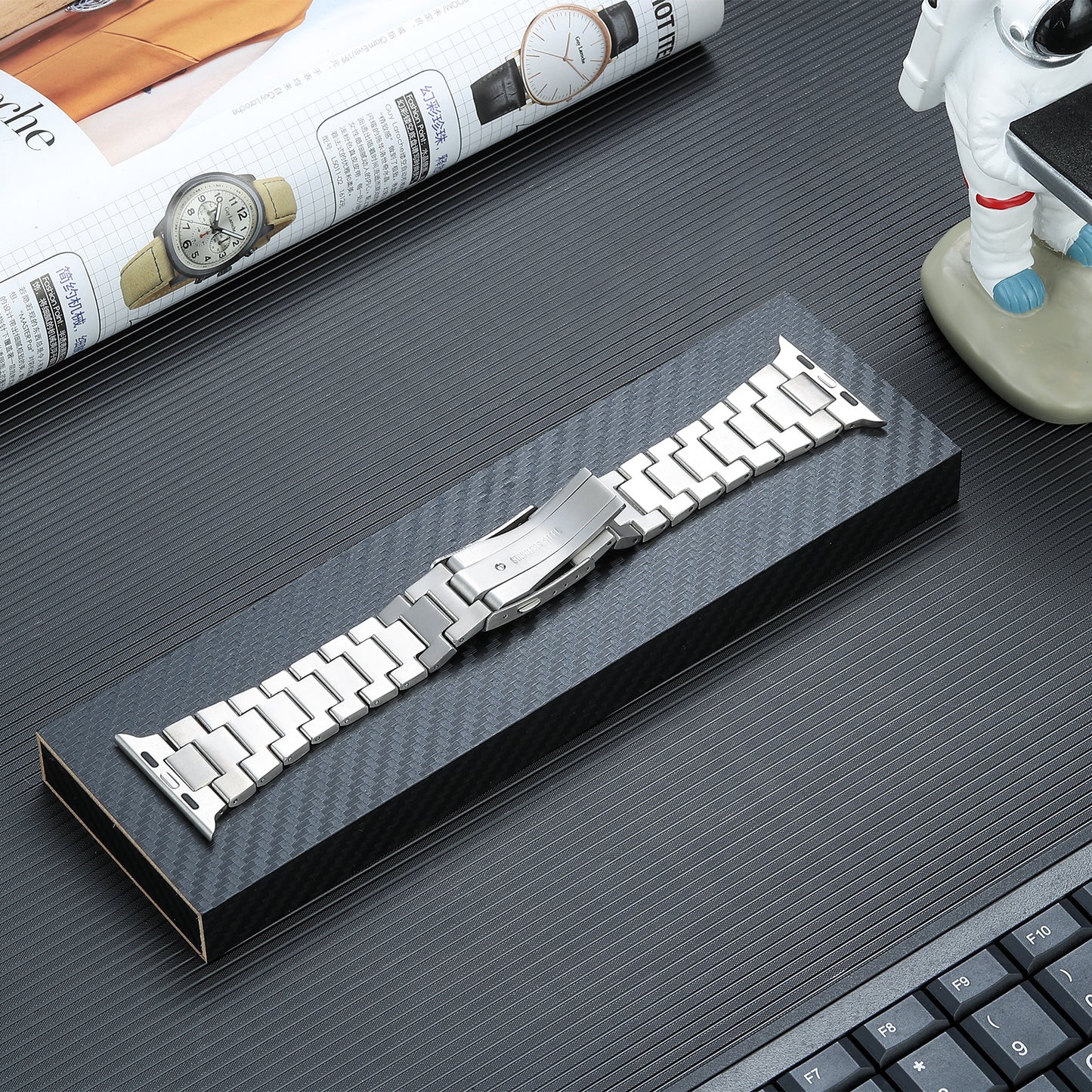 For Apple Watch Series 8 / 7 41mm / 6 / 5 / 4 / SE / SE (2022) 40mm / 3 / 2 / 1 38mm Replacement Wrist Band Titanium Steel Watch Strap - Silver