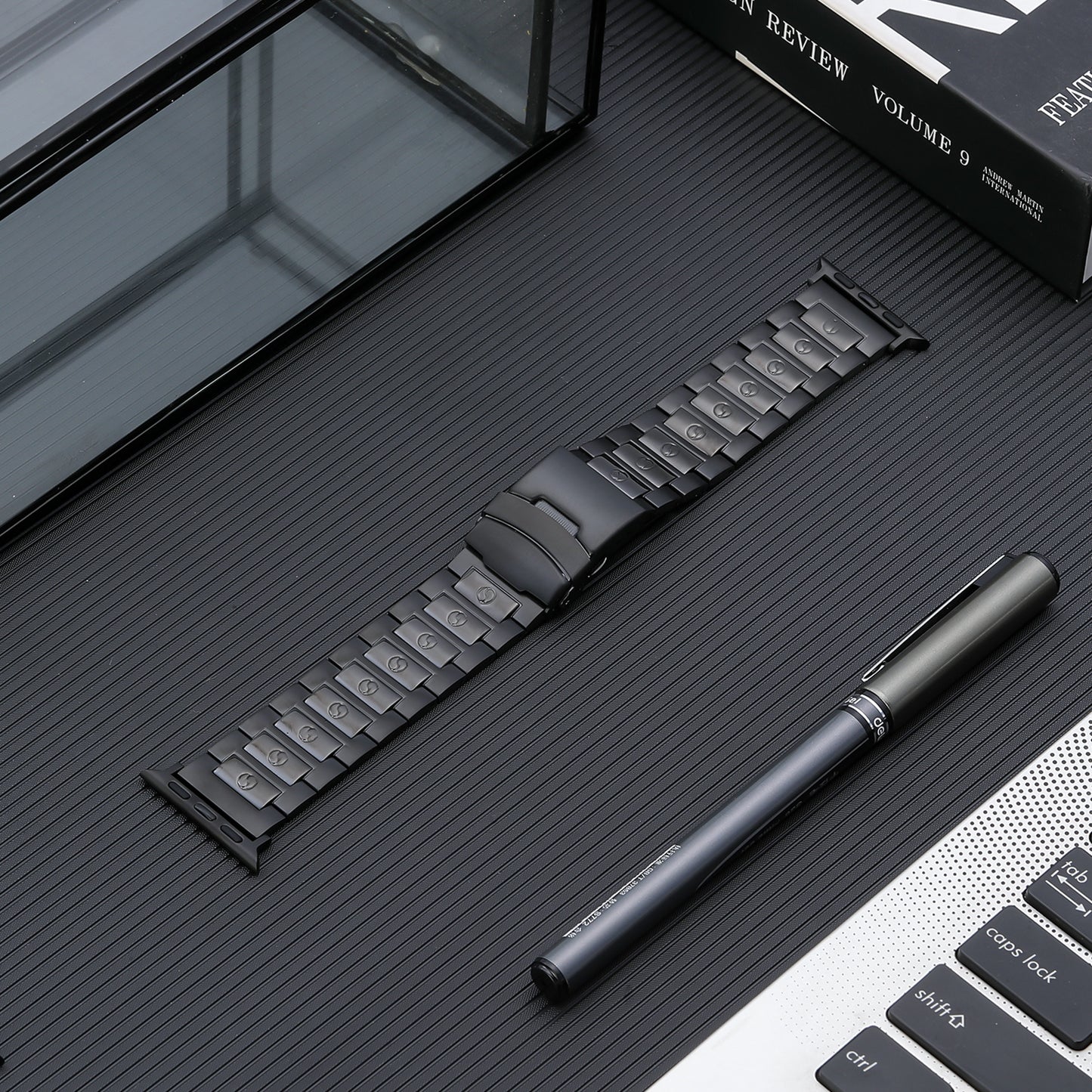 For Apple Watch Series 8 / 7 41mm / 6 / 5 / 4 / SE / SE (2022) 40mm / 3 / 2 / 1 38mm Watch Band 3 Beads Titanium Steel Strap - Black