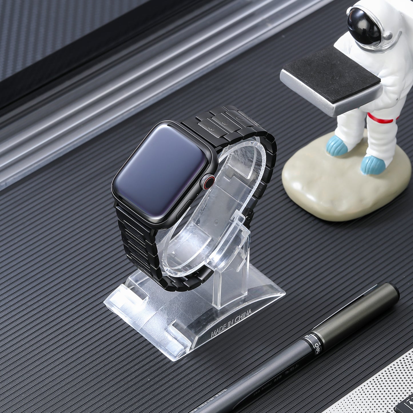 For Apple Watch Series 8 / 7 41mm / 6 / 5 / 4 / SE / SE (2022) 40mm / 3 / 2 / 1 38mm Watch Band 3 Beads Titanium Steel Strap - Black