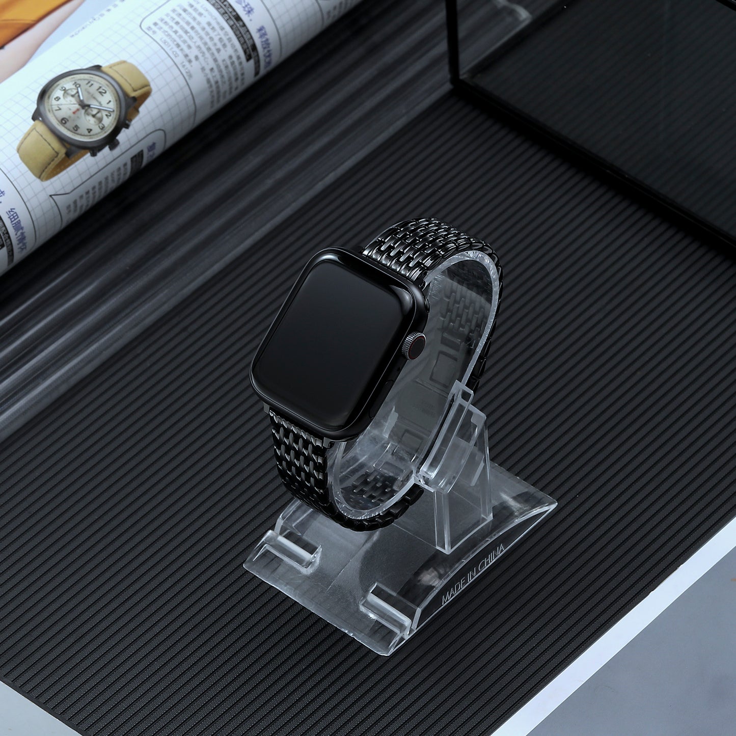 Uniqkart for Apple Watch Series 8 / 7 41mm / 6 5 4 SE (2022) SE 40mm / 3 2 1 38mm Stainless Steel Strap Replacement Watch Band - Black