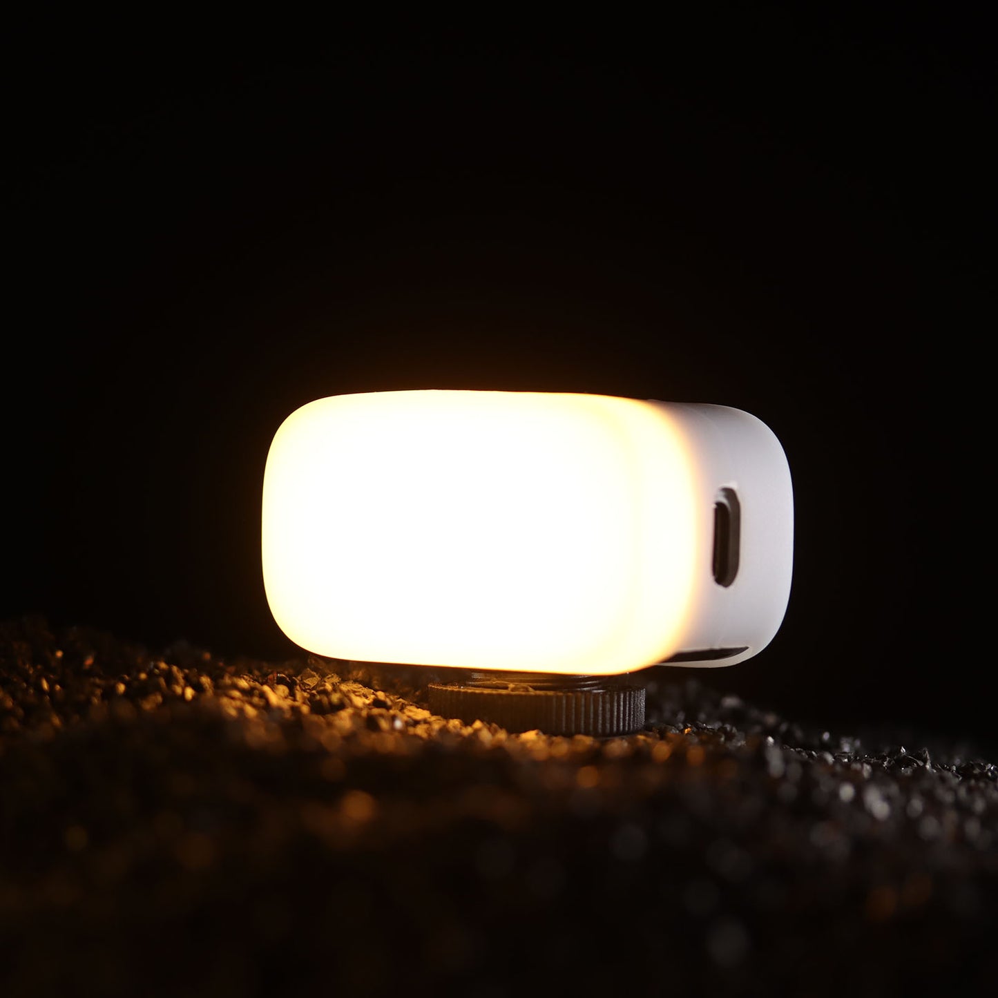 Uniqkart VL15 Mini RGB LED Video Light for Smartphone SLR Camera Youtube Tiktok Live Vlog Lighting