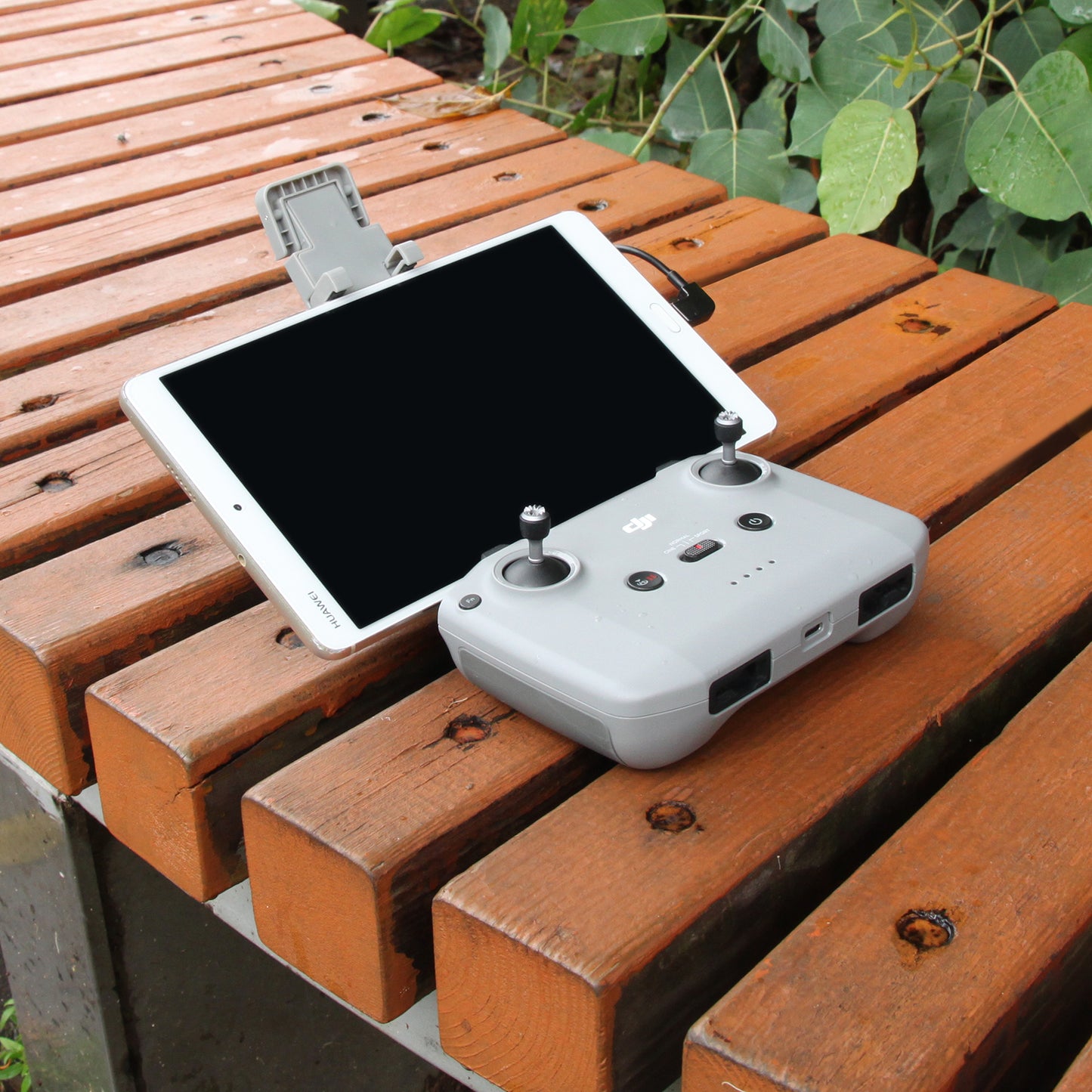 SUNNYLIFE Adjustable Tablet Folding Bracket Holder Tablet Clip Stand Mount Extender for DJI Mavic 3/Mini 2/Air 2S/Mavic Air 2