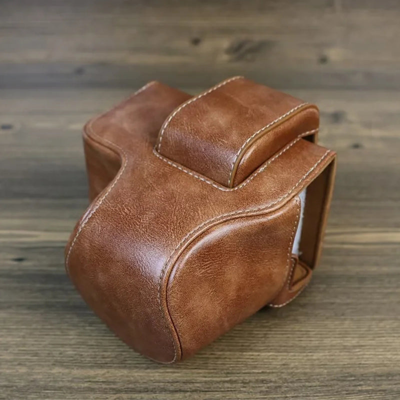PU Leather Protective Bag for Canon EOS R10 18-45mm Lens, Vintage Mini Storage Bag Cover with Shoulder Strap - Brown