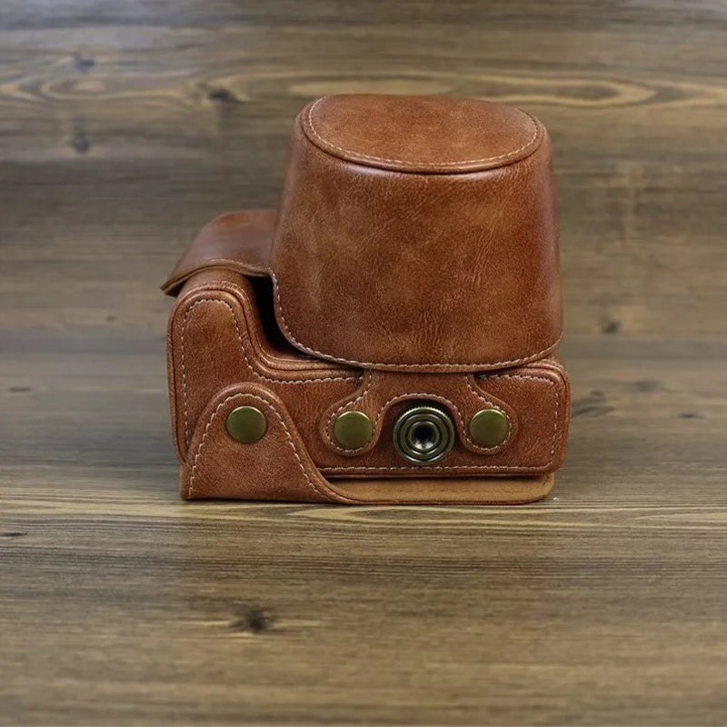 PU Leather Protective Bag for Canon EOS R10 18-45mm Lens, Vintage Mini Storage Bag Cover with Shoulder Strap - Brown