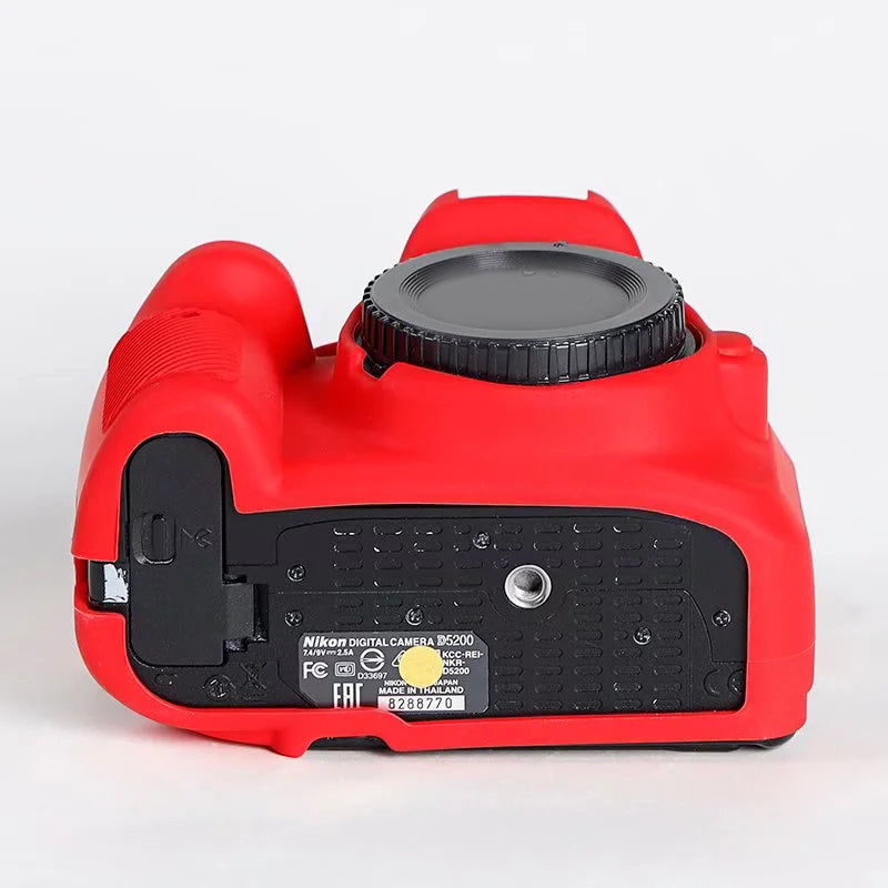 Uniqkart for Nikon D5200 / D5100 Silicone Skin Case Camera DSLR Bag Anti-scratch Protective Cover - Red