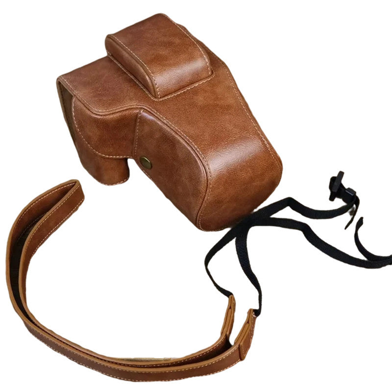 Camera Bag for Canon EOS 200D / 250D(200D II), Retro PU Leather Digital Camera Anti-scratch Protective Cover with Shoulder Strap - Brown