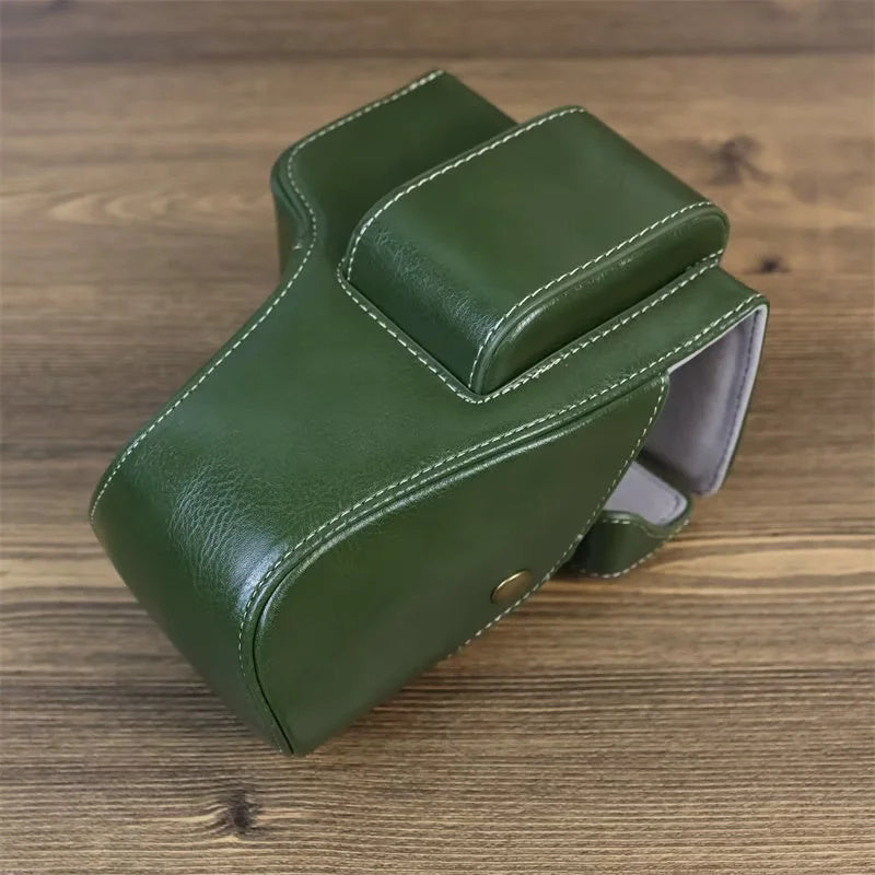 Camera Bag for Canon EOS 200D / 250D(200D II), Retro PU Leather Digital Camera Anti-scratch Protective Cover with Shoulder Strap - Green