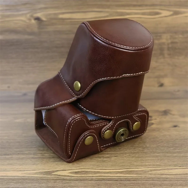 Camera Bag for Canon EOS 200D / 250D(200D II), Retro PU Leather Digital Camera Anti-scratch Protective Cover with Shoulder Strap - Coffee