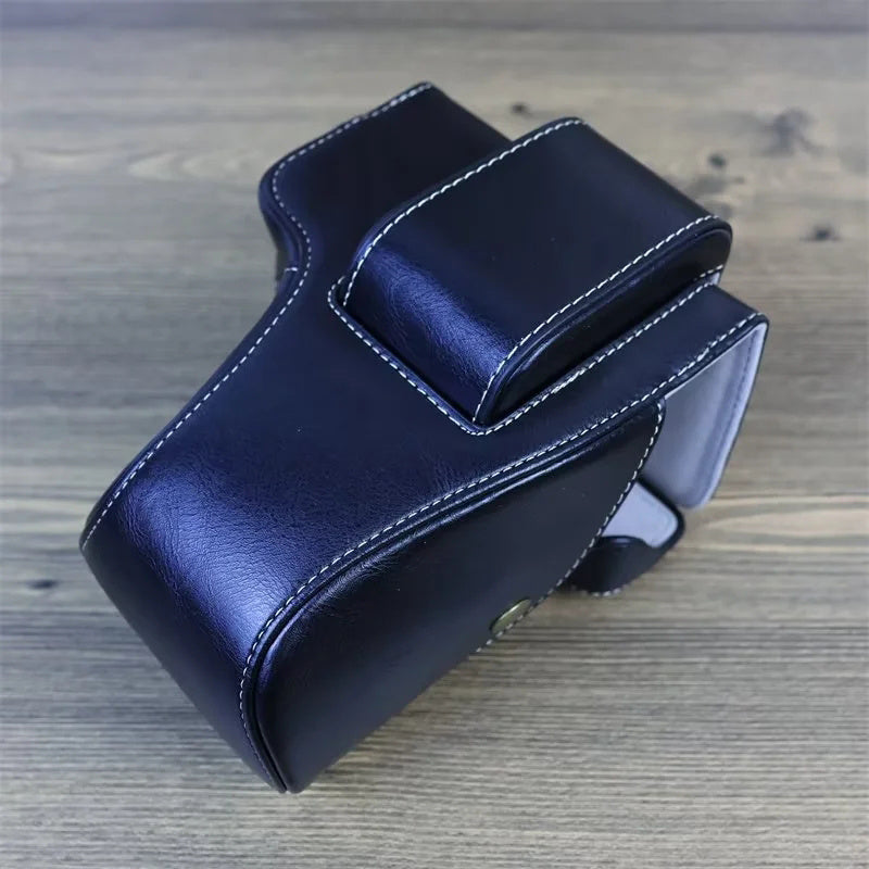 Camera Bag for Canon EOS 200D / 250D(200D II), Retro PU Leather Digital Camera Anti-scratch Protective Cover with Shoulder Strap - Black