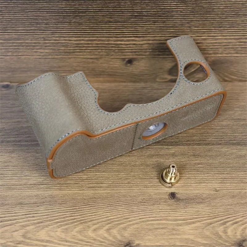 Uniqkart for Fujifilm X-T5 Genuine Leather Camera Case Battery Opening Design Protective Cover - Khaki