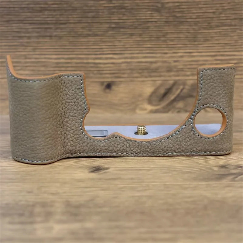 Uniqkart for Fujifilm X-T5 Genuine Leather Camera Case Battery Opening Design Protective Cover - Khaki