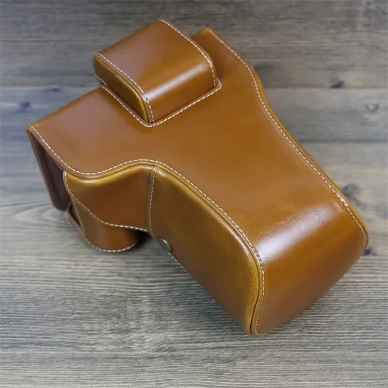 Uniqkart for Fuji X-T5 Battery Opening Design Detachable PU Leather Camera Bag Protective Case with Lens Pouch and Shoulder Strap - Brown