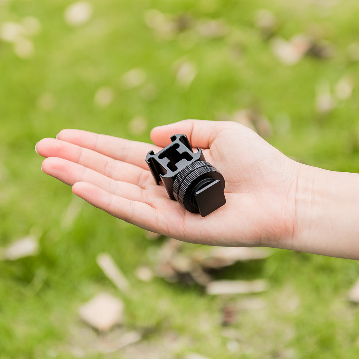 YELANGU A681 Three Cold Shoe Mount/Adapter DSLR Camera Accessory for LED Lights/Microphones/Monitors/Audio Recorder