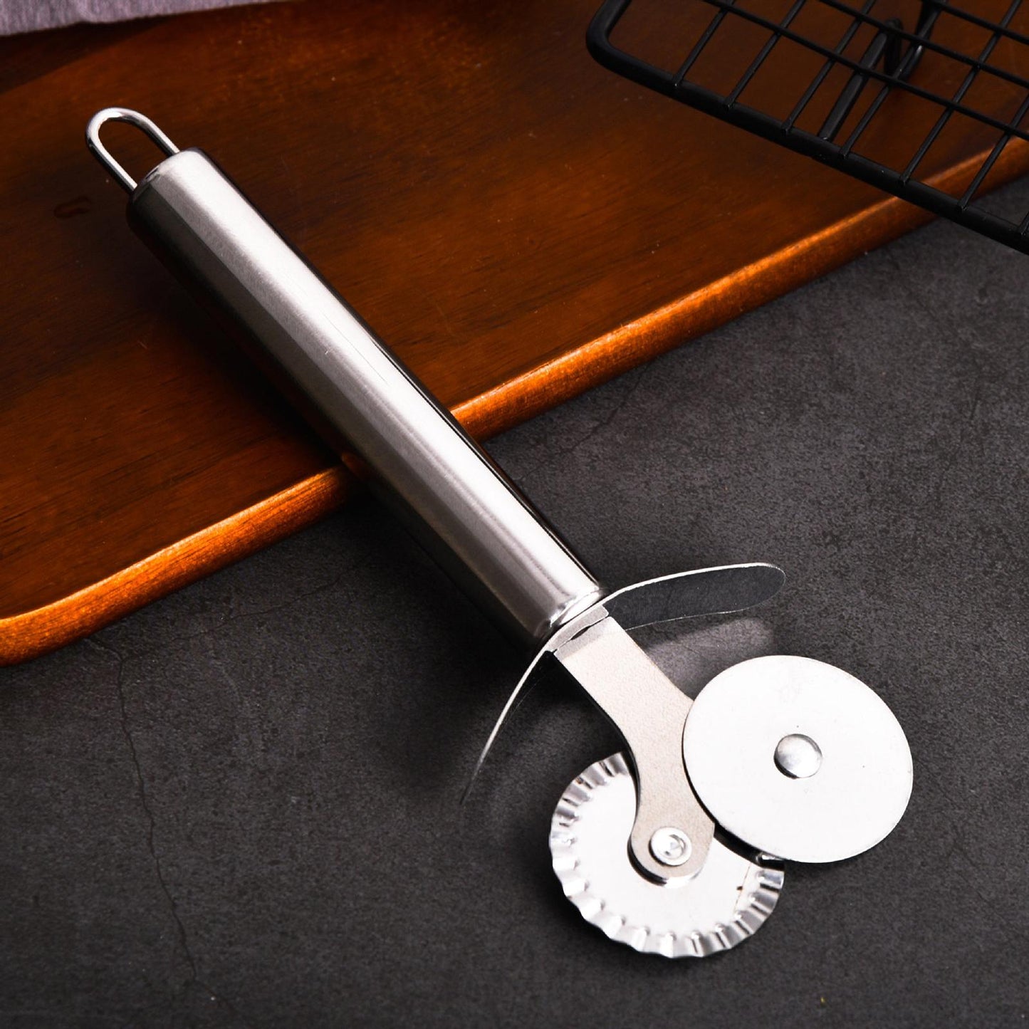 Pizza Wheel &Cutter Easy to Clean Super Sharp for Pizza Dough Pizza Lovers Double wheel cutter
