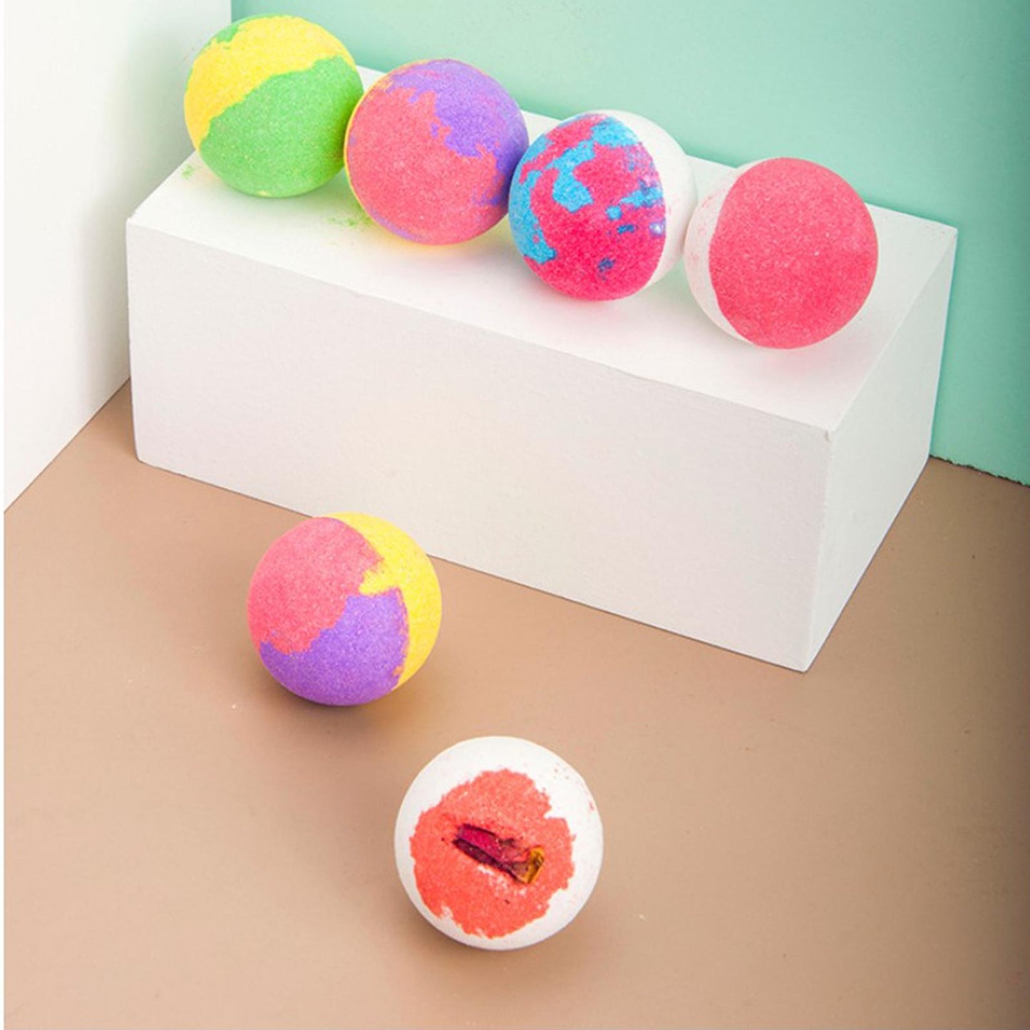 Bath Bombs Kit Sea Salt Bubble Bath Natural Essential Oils Balls for Women 12pcs in One Box
