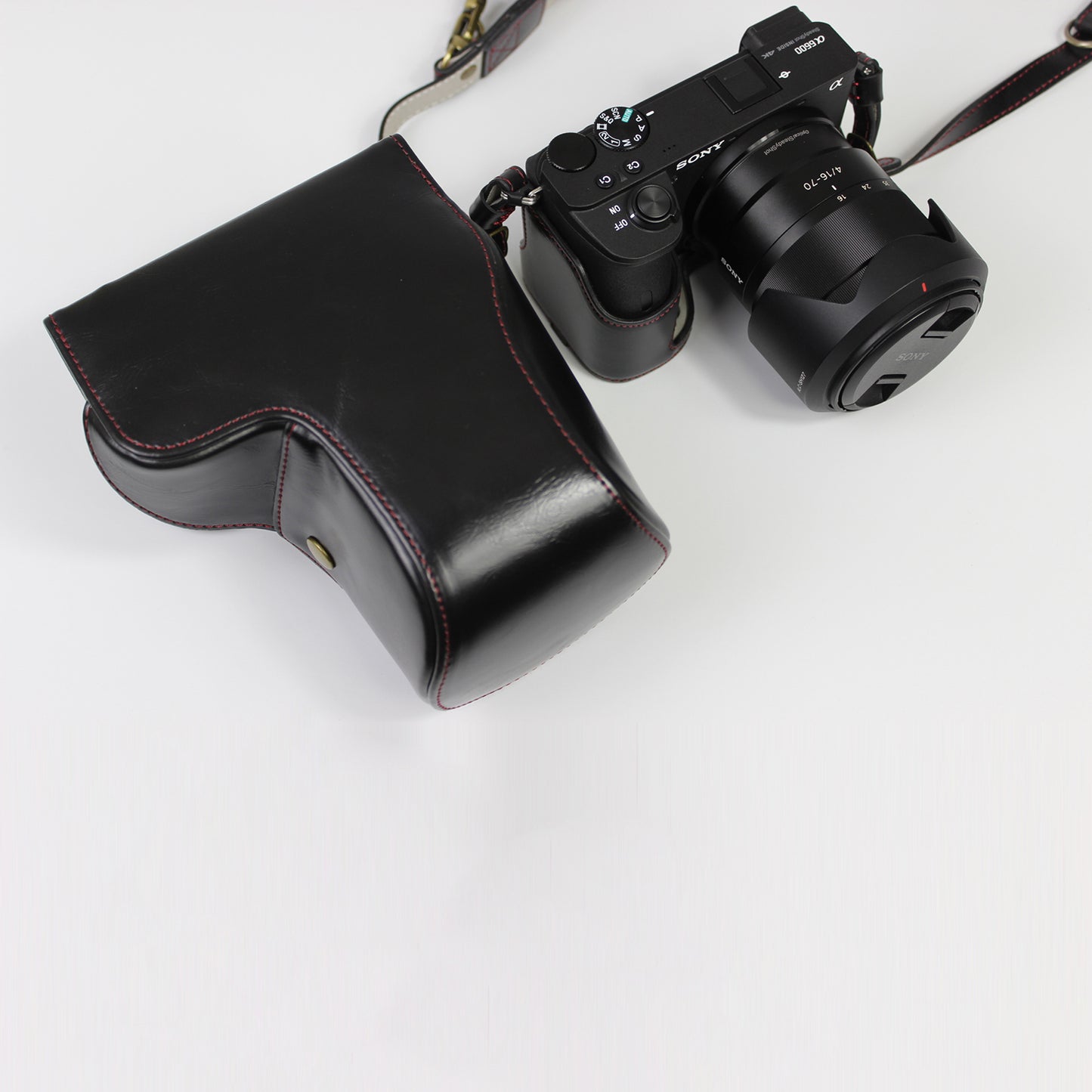 PU Leather Camera Case Bag with Shoulder Strap Lens Storage Cover for Sony Alpha A6600 - Black